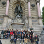 Sortie des premières (fontaine Saint-Michel à Paris)